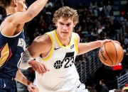 开云官网-爵士队战胜鹈鹕队，取得两连胜