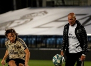 开云体育app-瓦伦西亚客场捕获关键三分