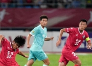 开云体育下载-足球赛事连续上演，球迷热情高涨