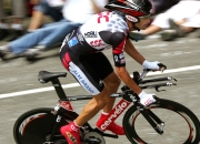 开云体育入口-76人绝境逢生，福克斯化身关键先生终结广东王朝