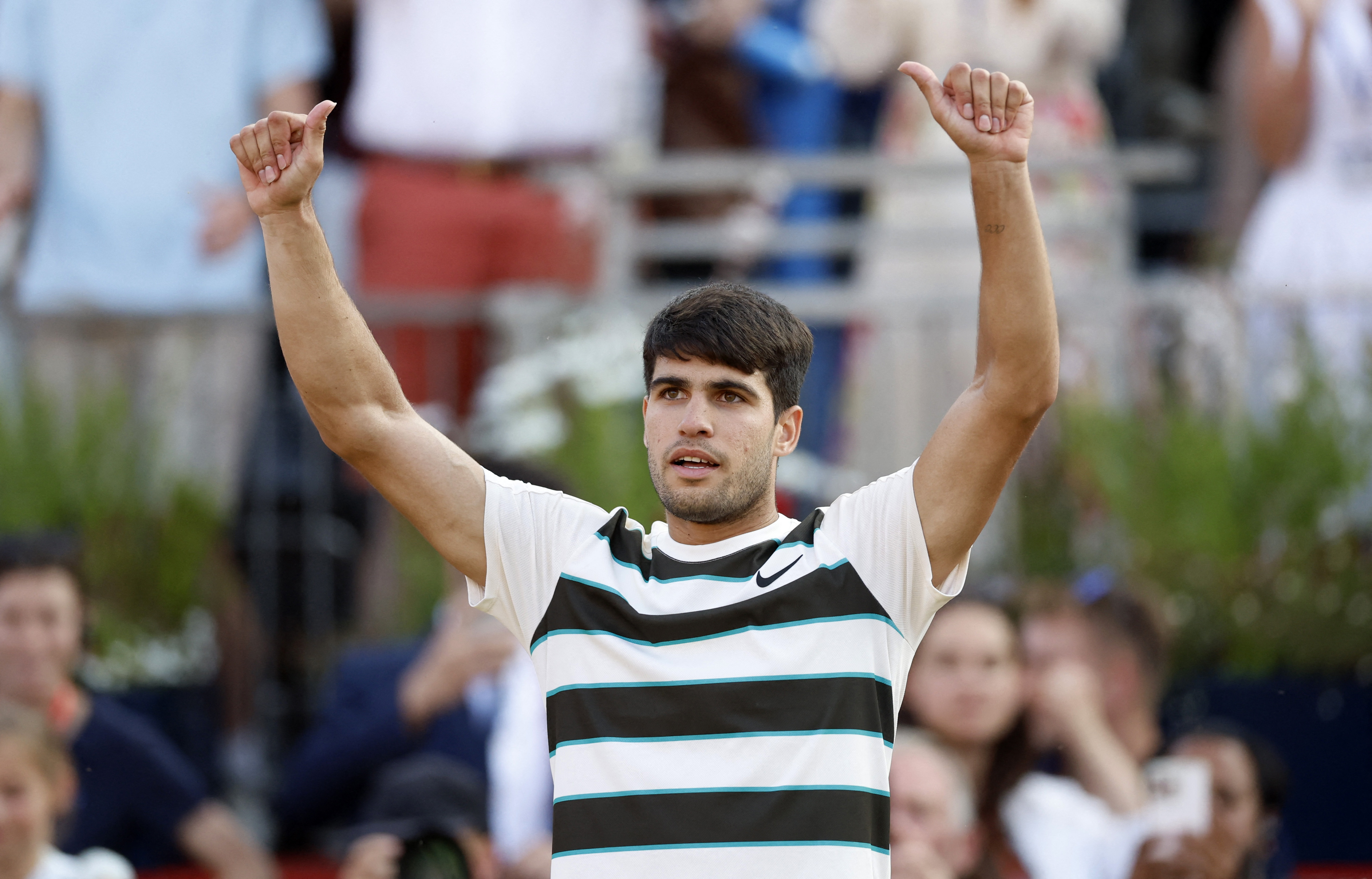 意大利网球队爆冷澳大利亚网球队，阿尔卡拉斯统治全场的简单介绍