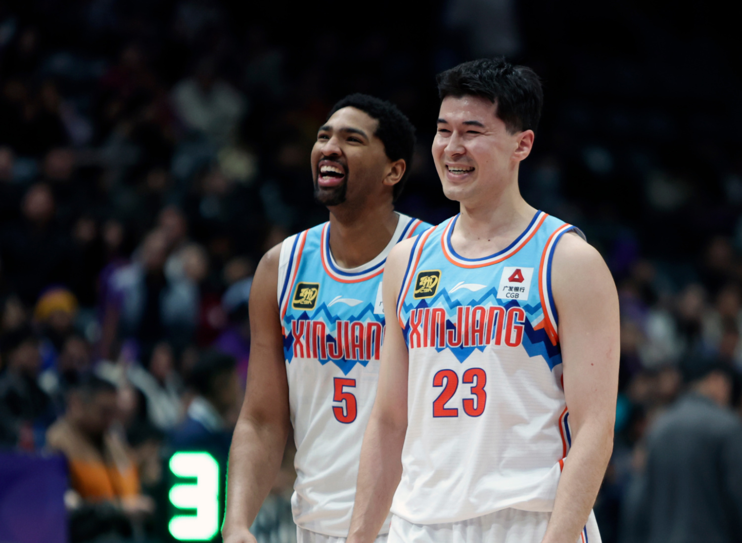 包含新疆队主场大胜对手稳住了领先位置的词条