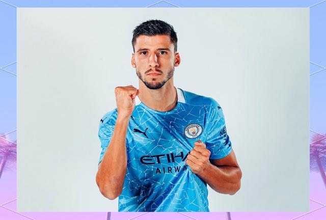 英超球队签下新后卫，提升防守实力