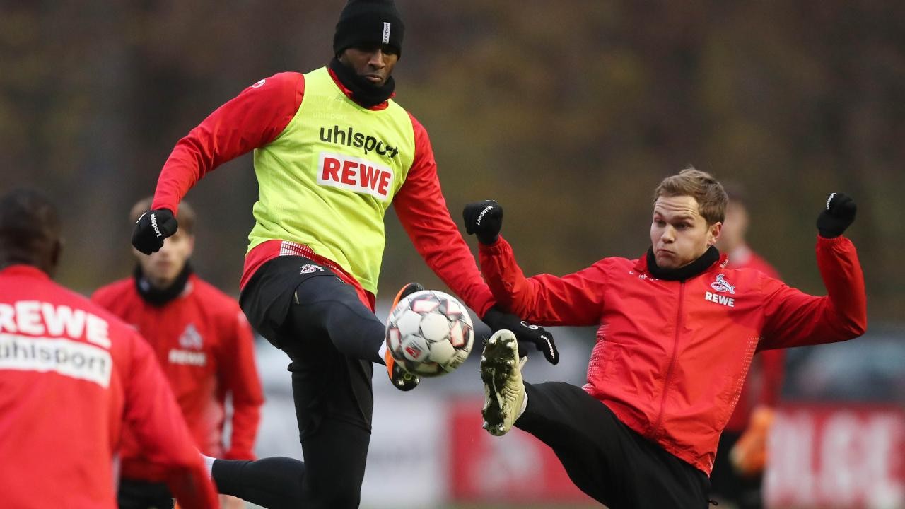 沃尔夫斯堡防线犯错，被对手抓住机会扳平比分的简单介绍