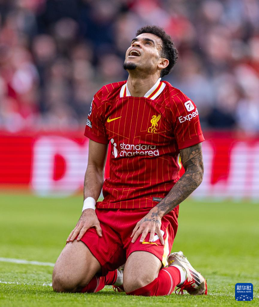 利物浦锋线威力十足，英格兰足球比赛掀起狂潮的简单介绍