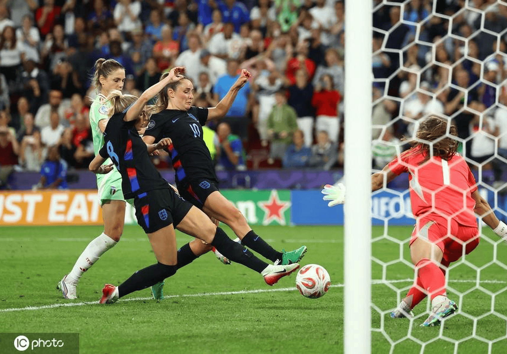 英国女足次轮比赛获胜,晋级八强的简单介绍 英国女足次轮比赛获胜,晋级八强的简单介绍