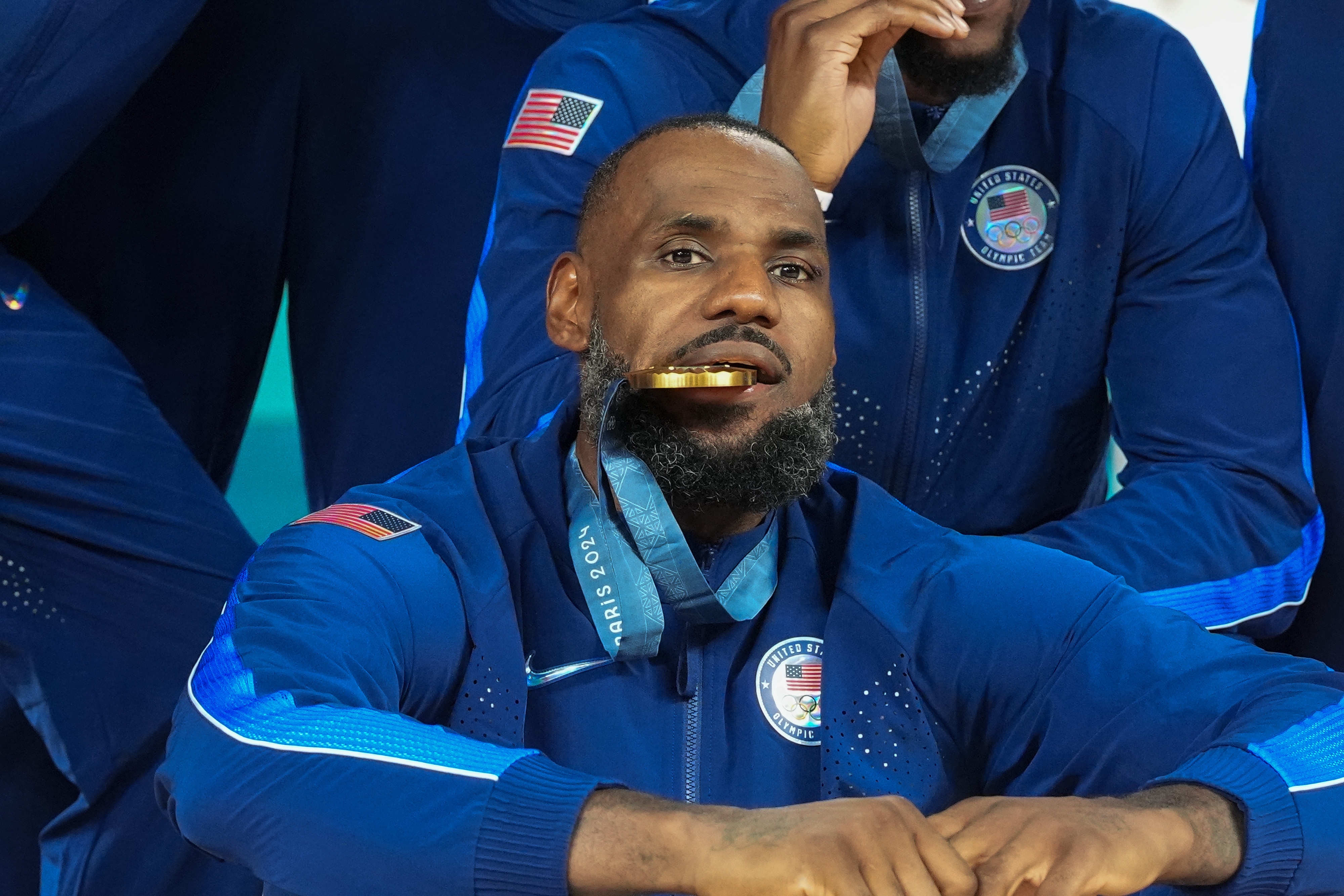 MVP球员在比赛中表现出色,获得高分 MVP球员在比赛中表现出色,获得高分