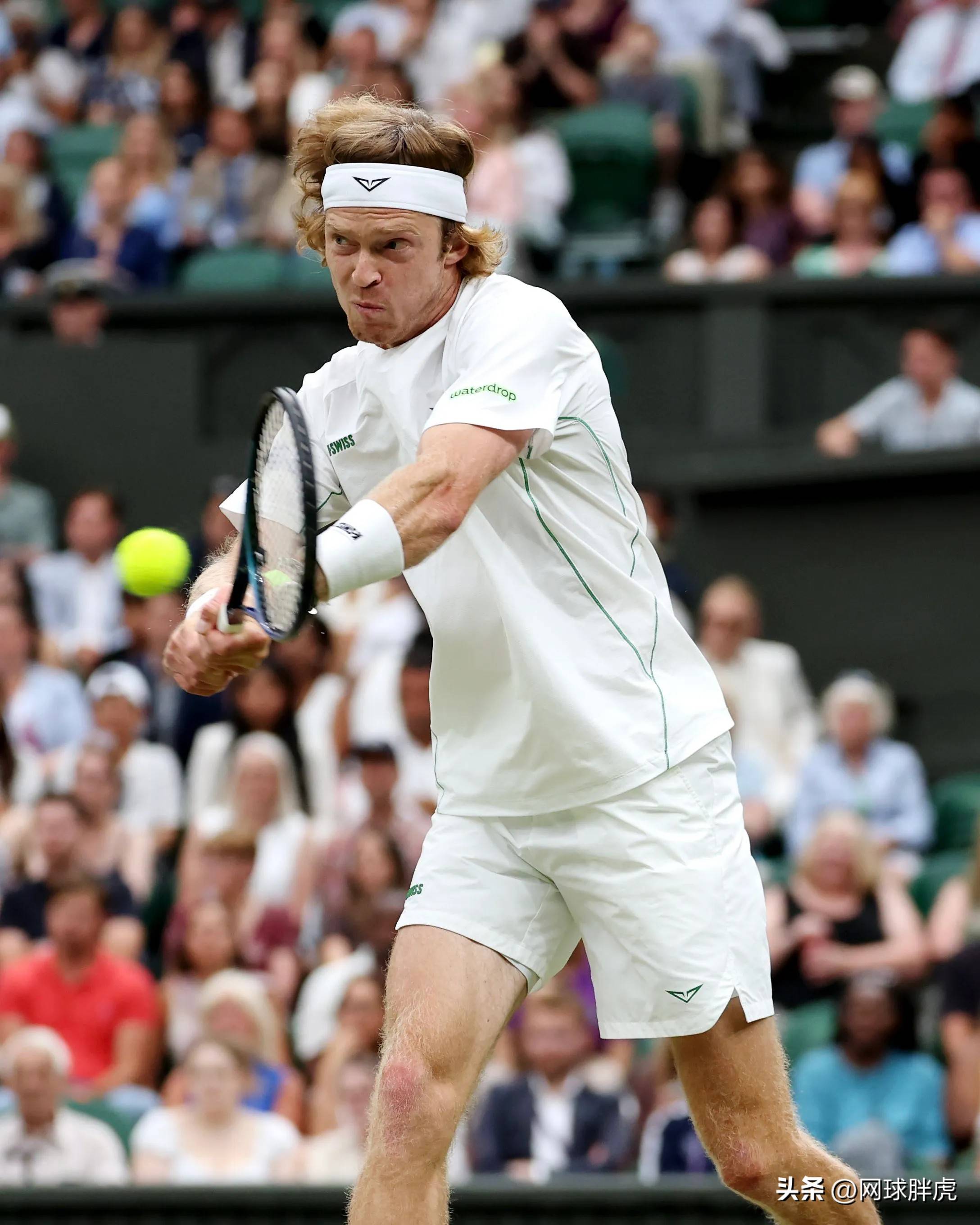 意大利网球队绝杀英国网球队，阿尔卡拉斯关键制胜