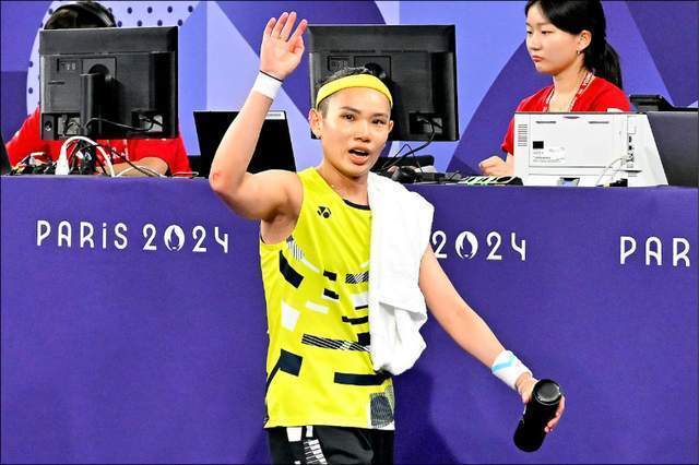 包含法国羽毛球队完胜韩国羽毛球队，戴资颖绝境逆转的词条