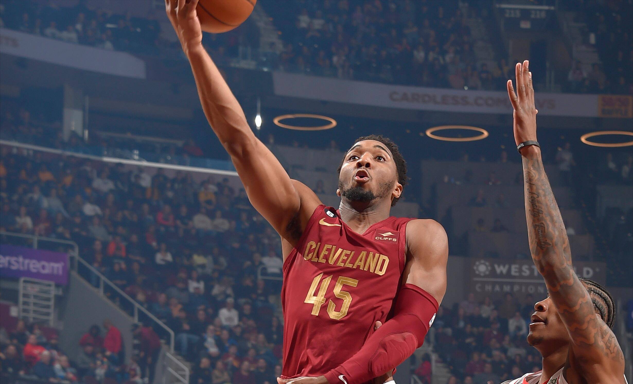 包含上海队力克湖人，麦科勒姆高光表现的词条