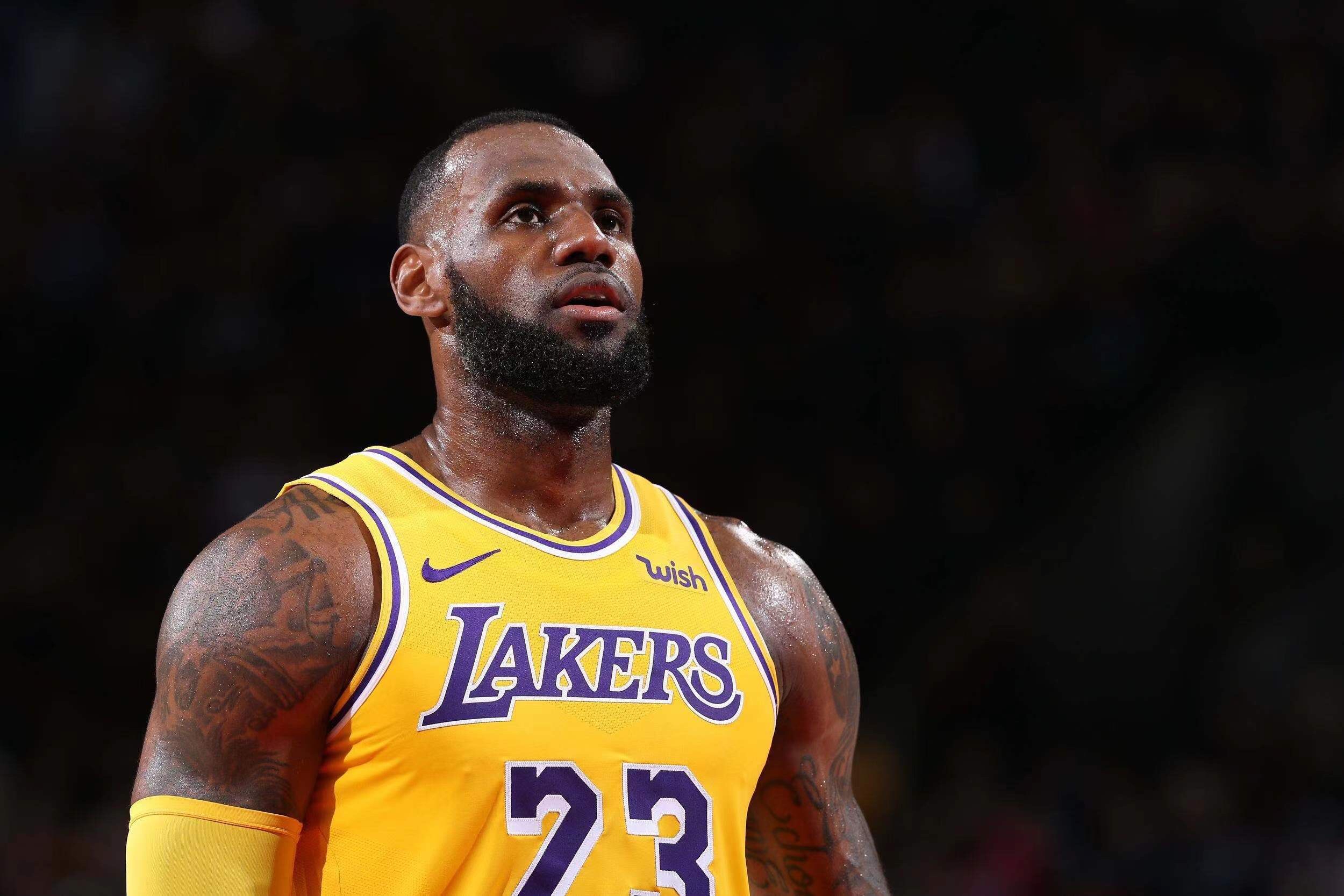 包含上海队力克湖人，麦科勒姆高光表现的词条