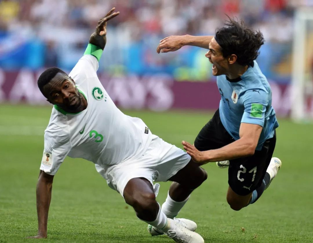 波兰碾压乌拉圭，孔德点燃赛场