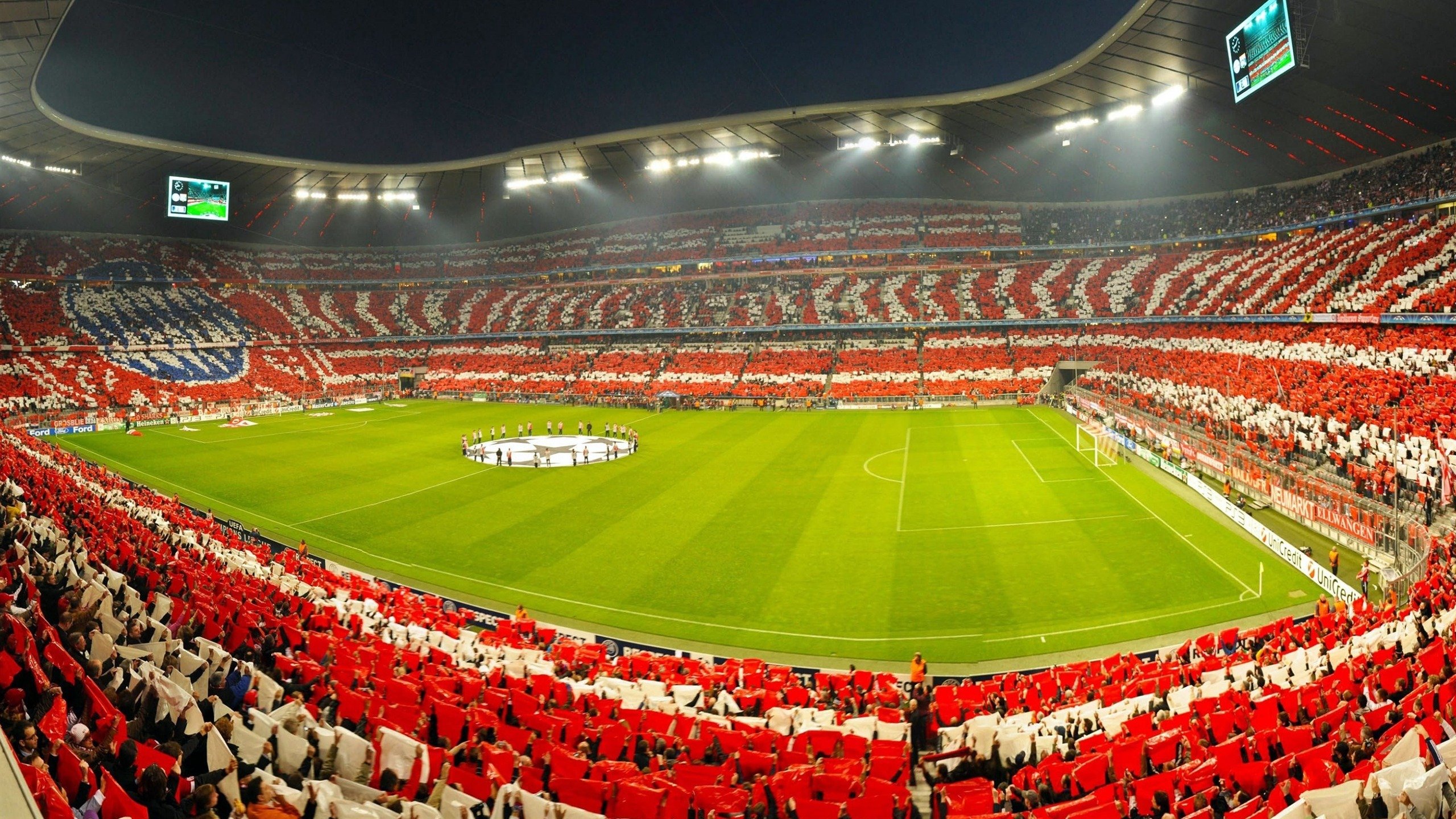 德甲争冠战焦点战,雄鹿斩落雷霆,双线战场上的荣耀与启示