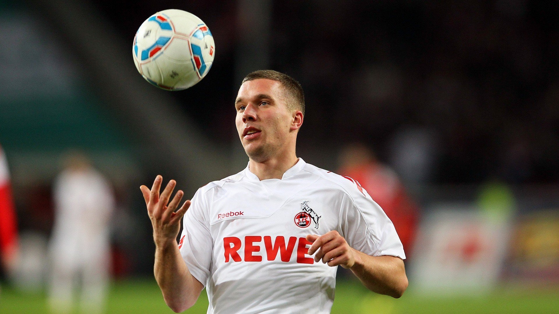 黄蜂封锁太阳,欧冠淘汰赛的战术革命