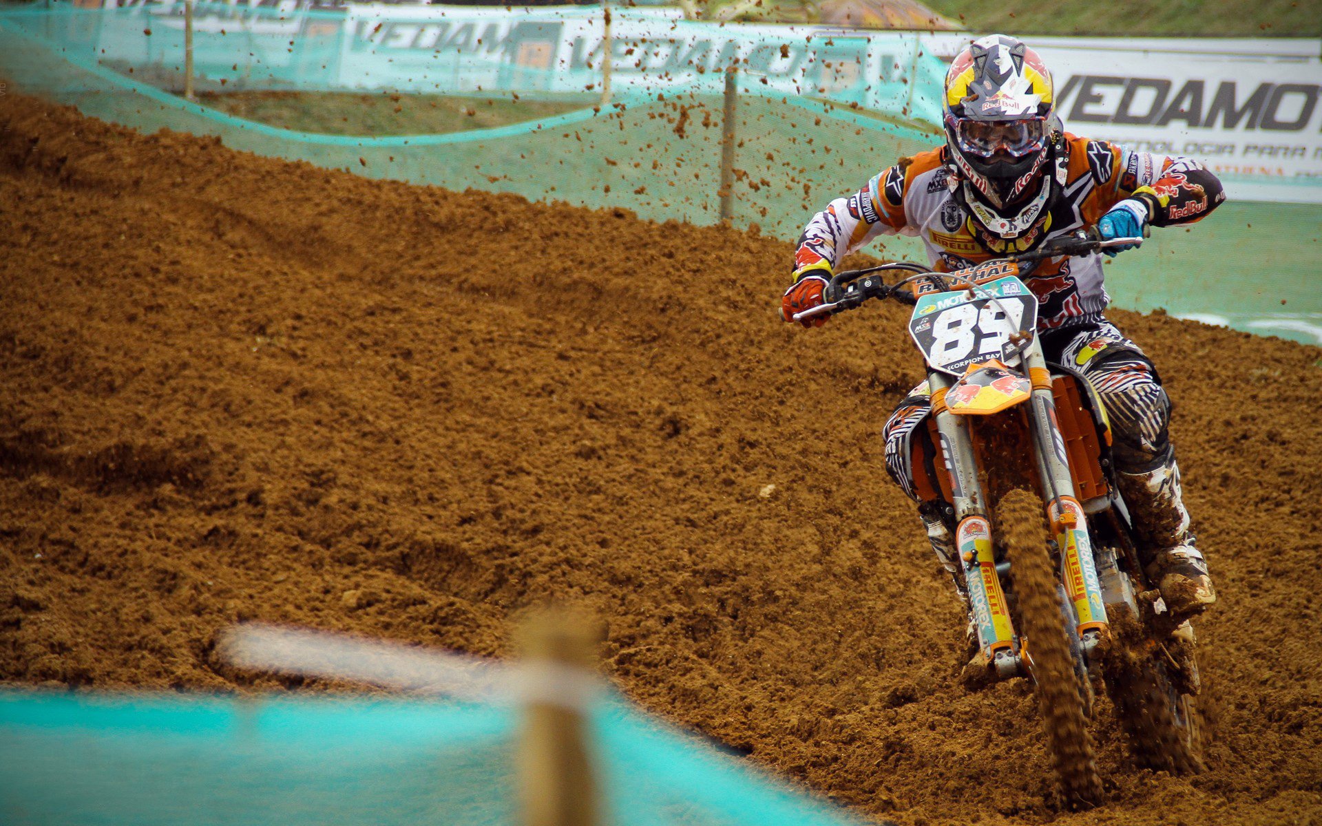 英超争冠之夜，基耶萨压制级发挥改写剧本