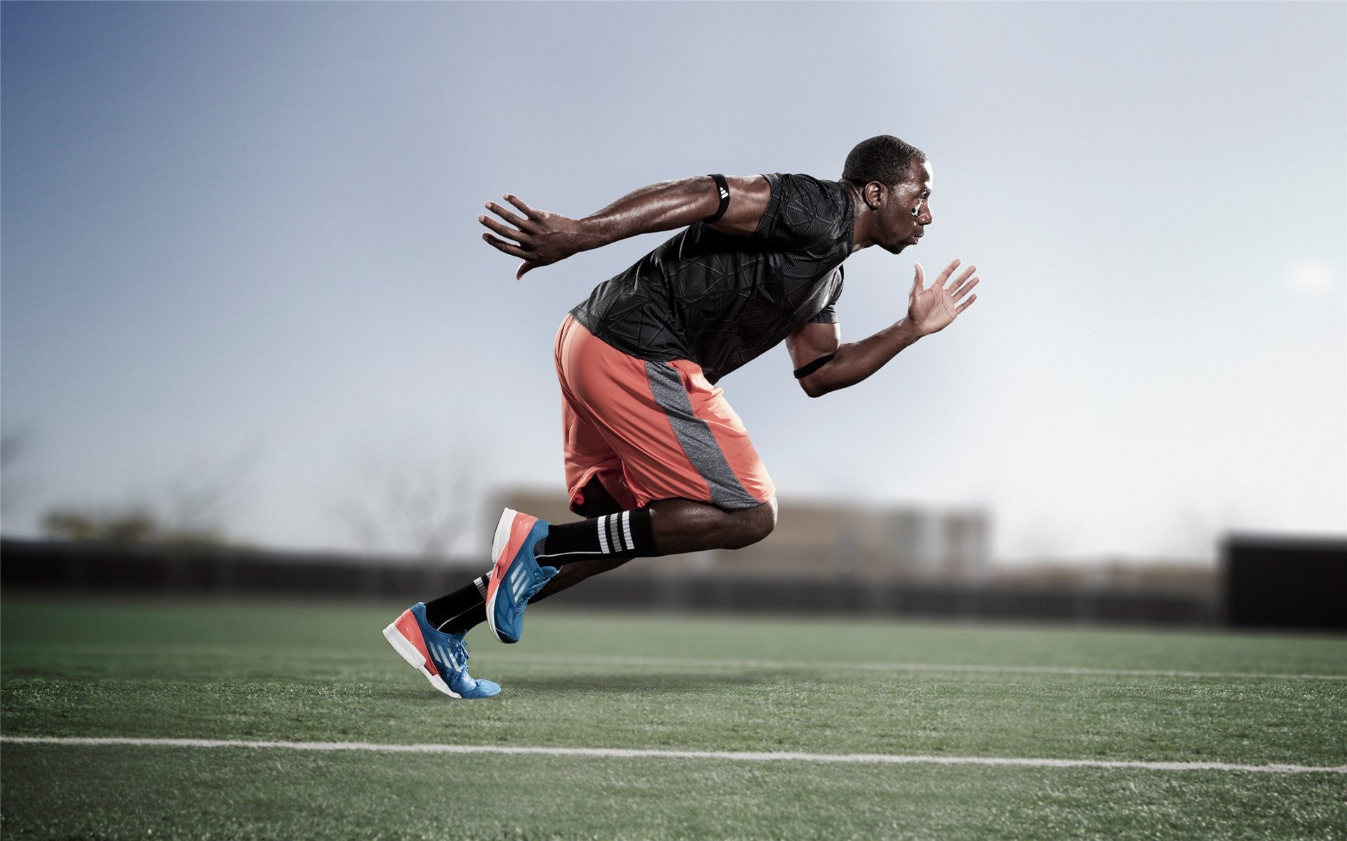 库尔图瓦神扑定乾坤，土耳其军团客场轻取塞维利亚